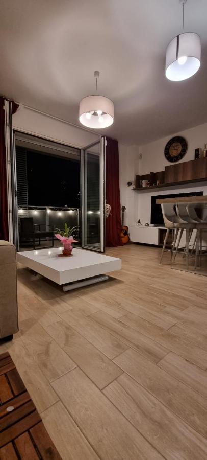 La Maison De Florina Милано Екстериор снимка